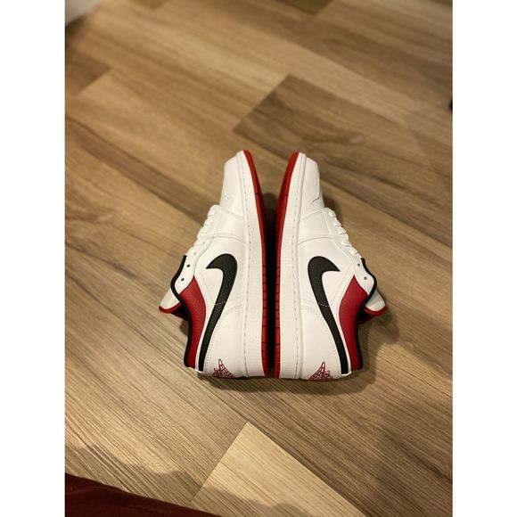 Jordan 1 Low White University Red Black Men size 10 553558-118 New - Picture 6 of 8